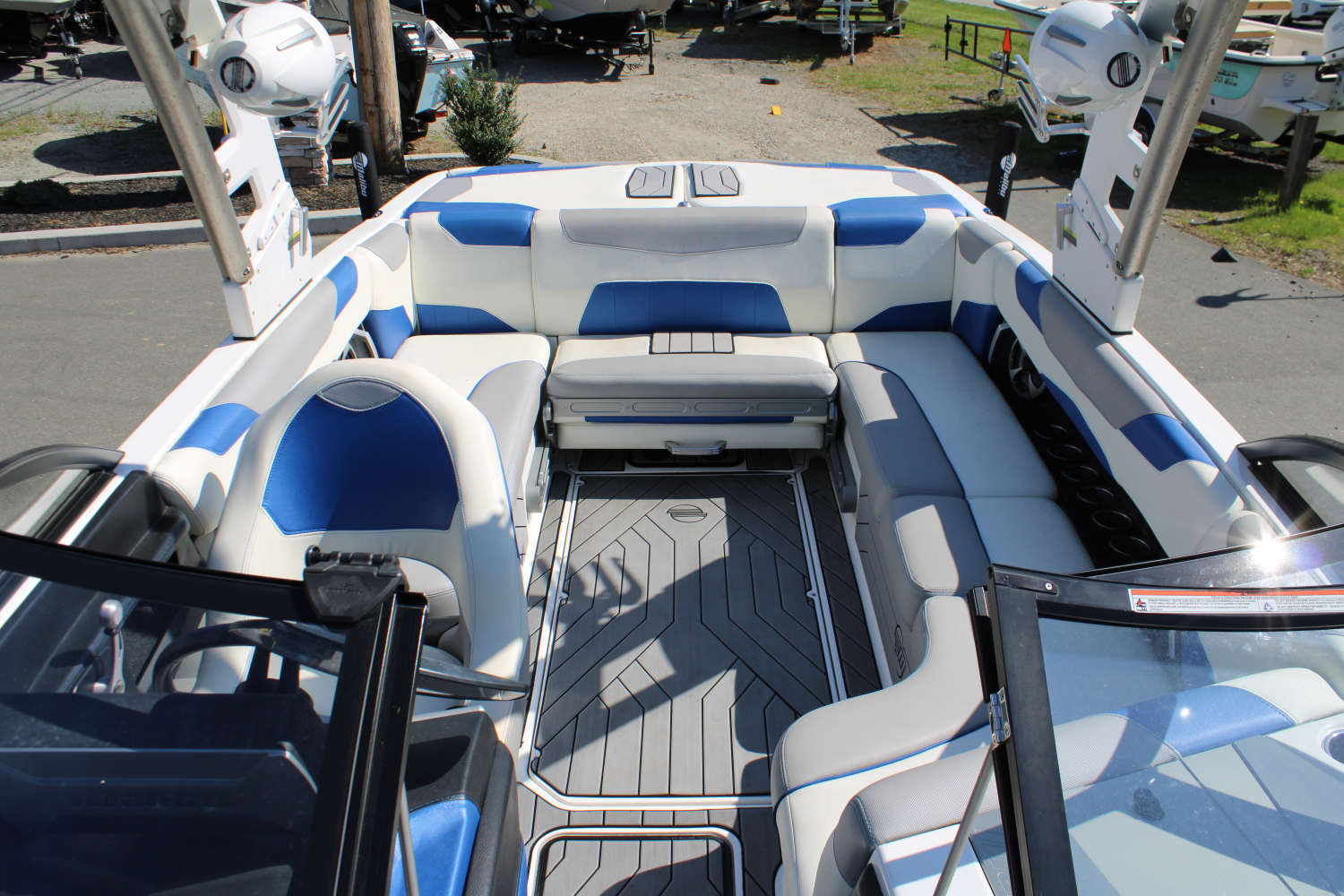 2018 Malibu 23 LSV