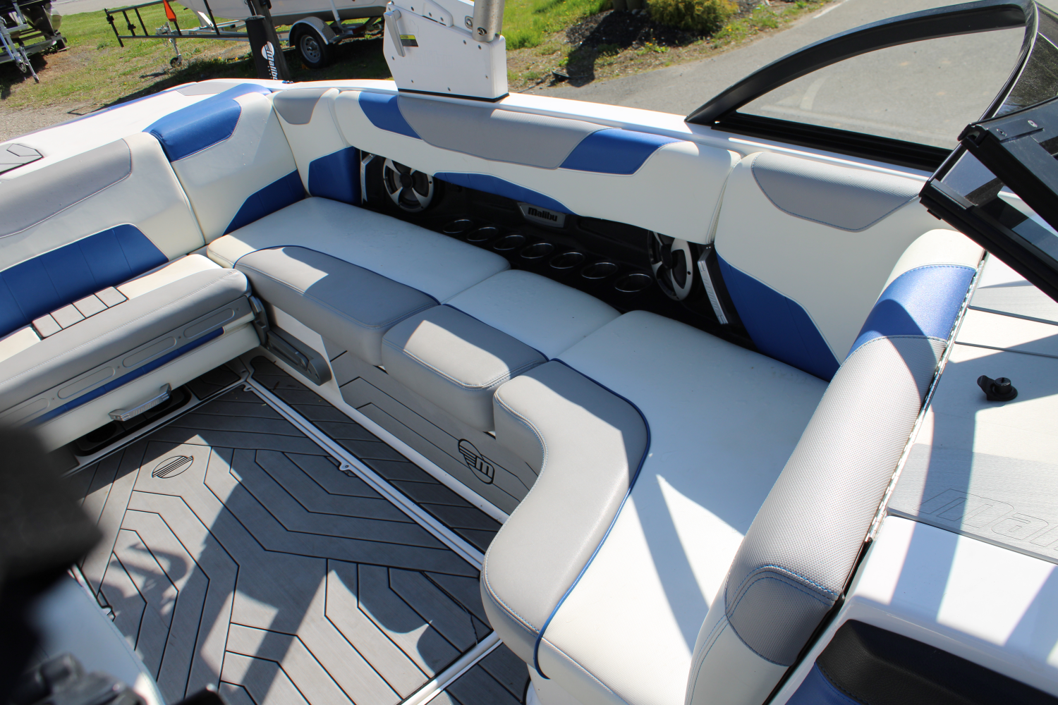 2018 Malibu 23 LSV