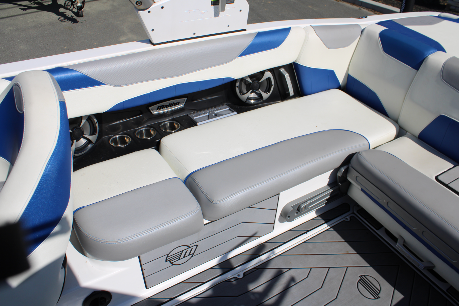 2018 Malibu 23 LSV