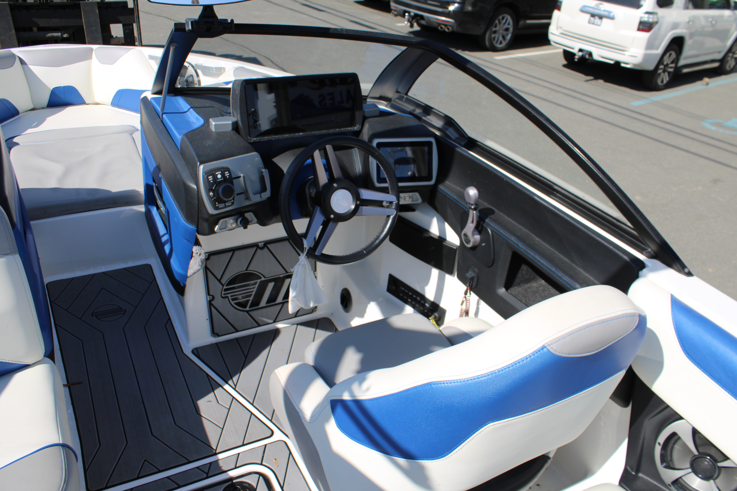 2018 Malibu 23 LSV