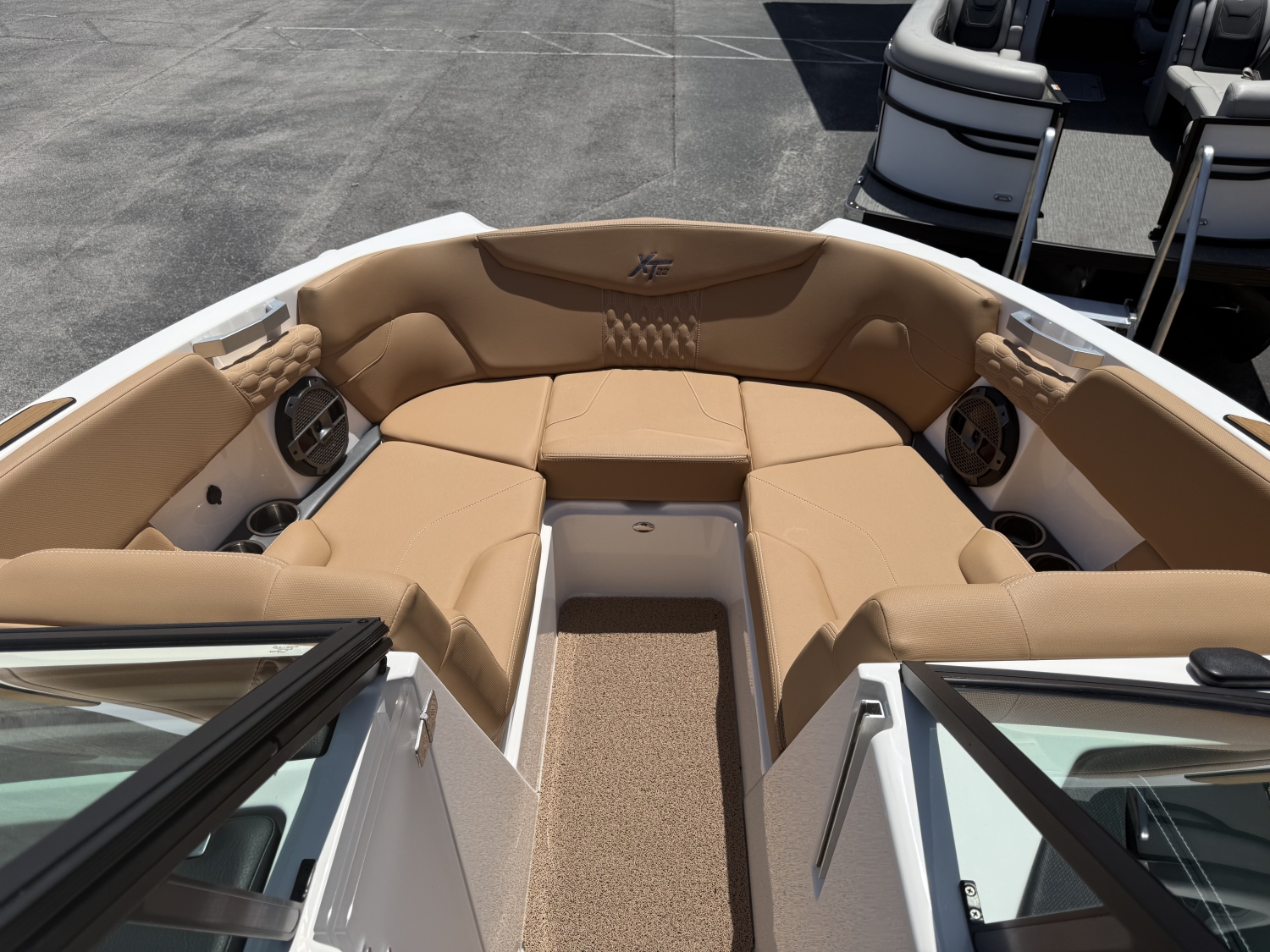 2022 MasterCraft XT22