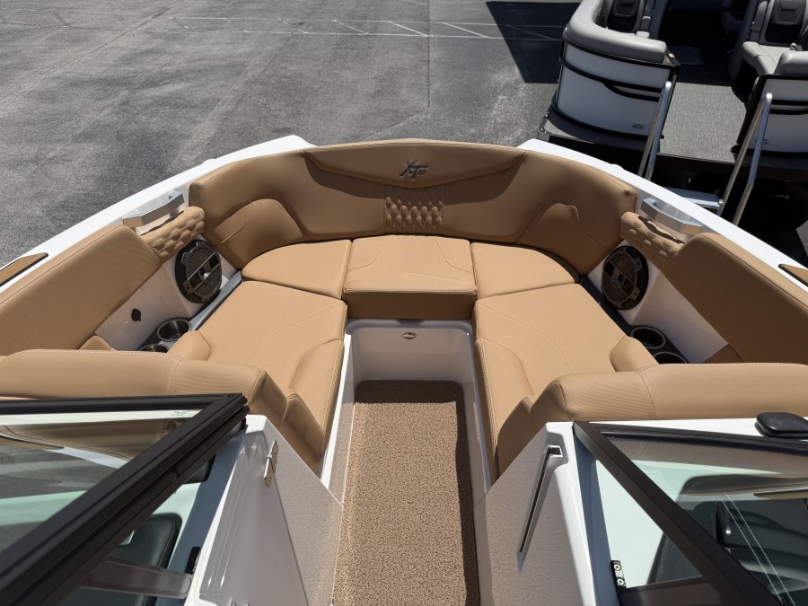 2022-mastercraft-xt22-130557-image10