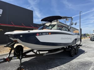 2022-mastercraft-xt22-130557-image2