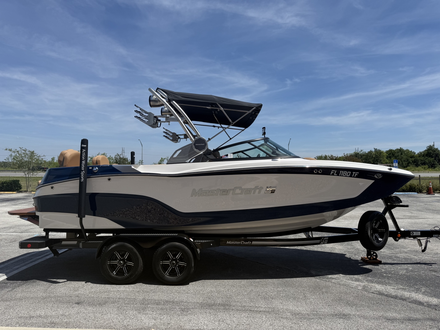 2022 MasterCraft XT22