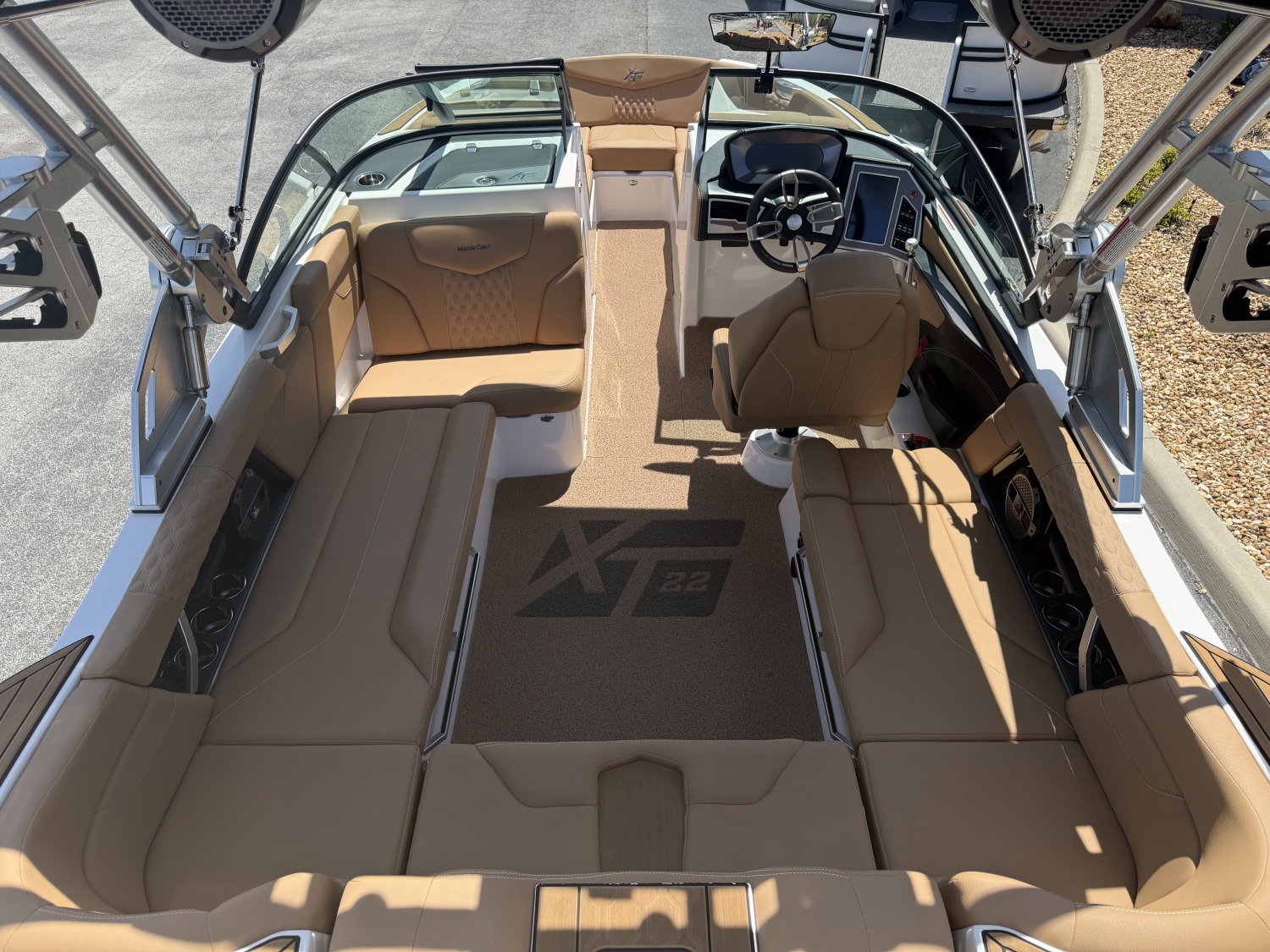 2022 MasterCraft XT22