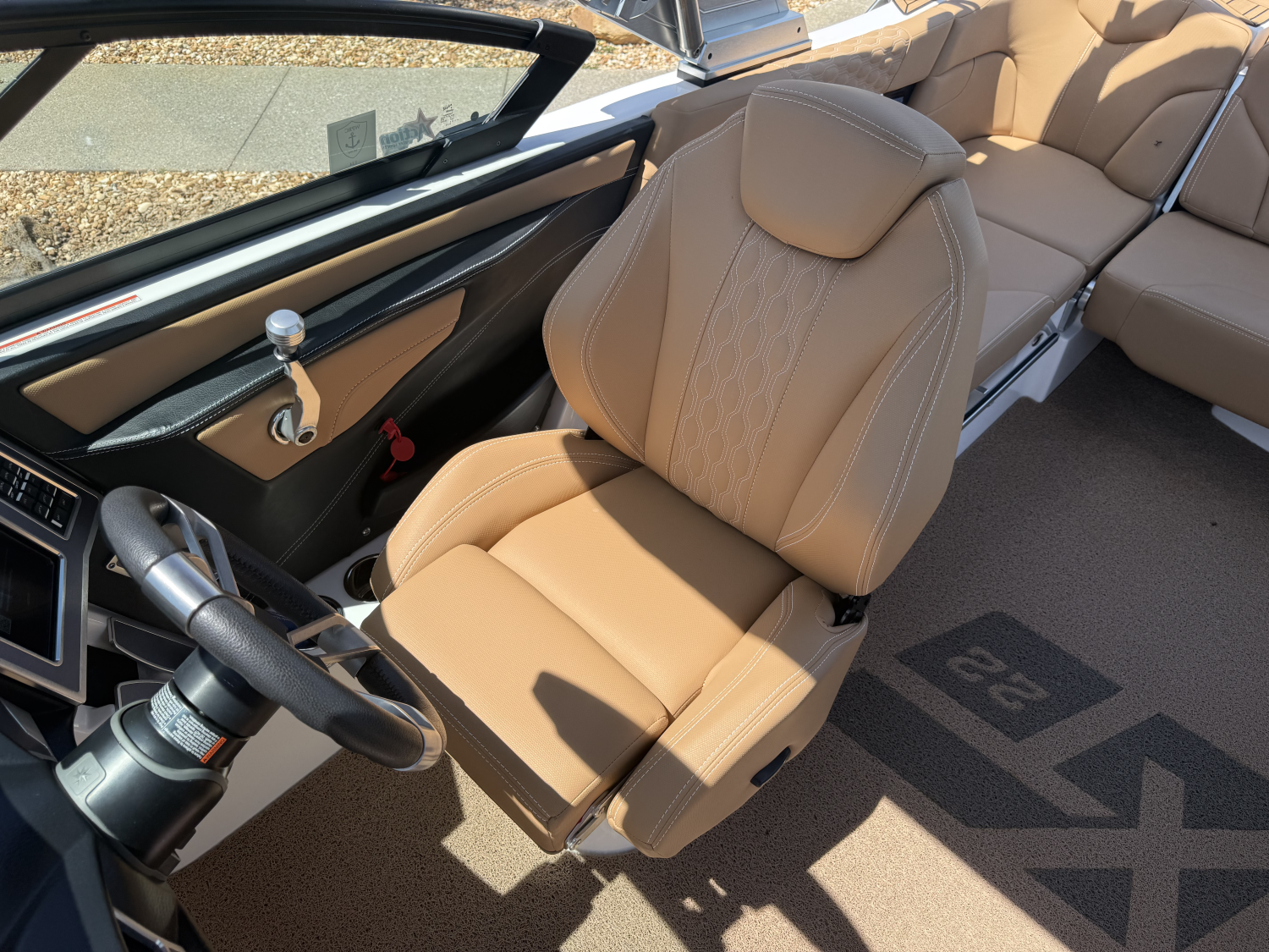 2022 MasterCraft XT22