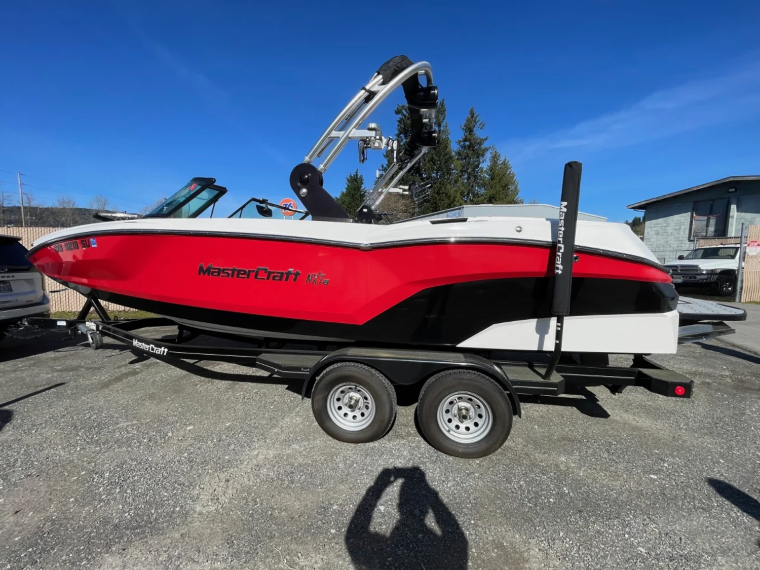 2020 MasterCraft NXT22 with Thruster