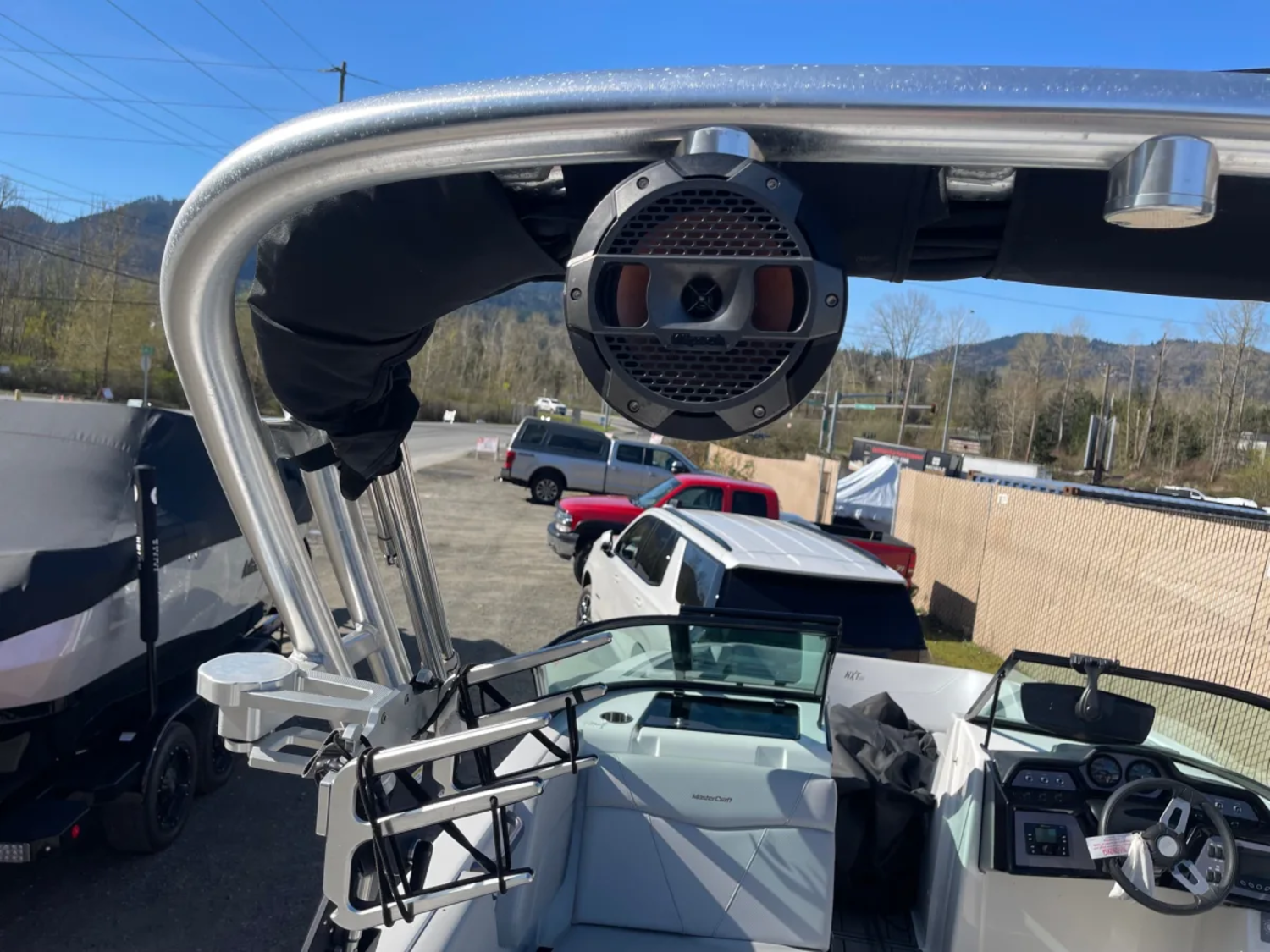 2020 MasterCraft NXT22 with Thruster