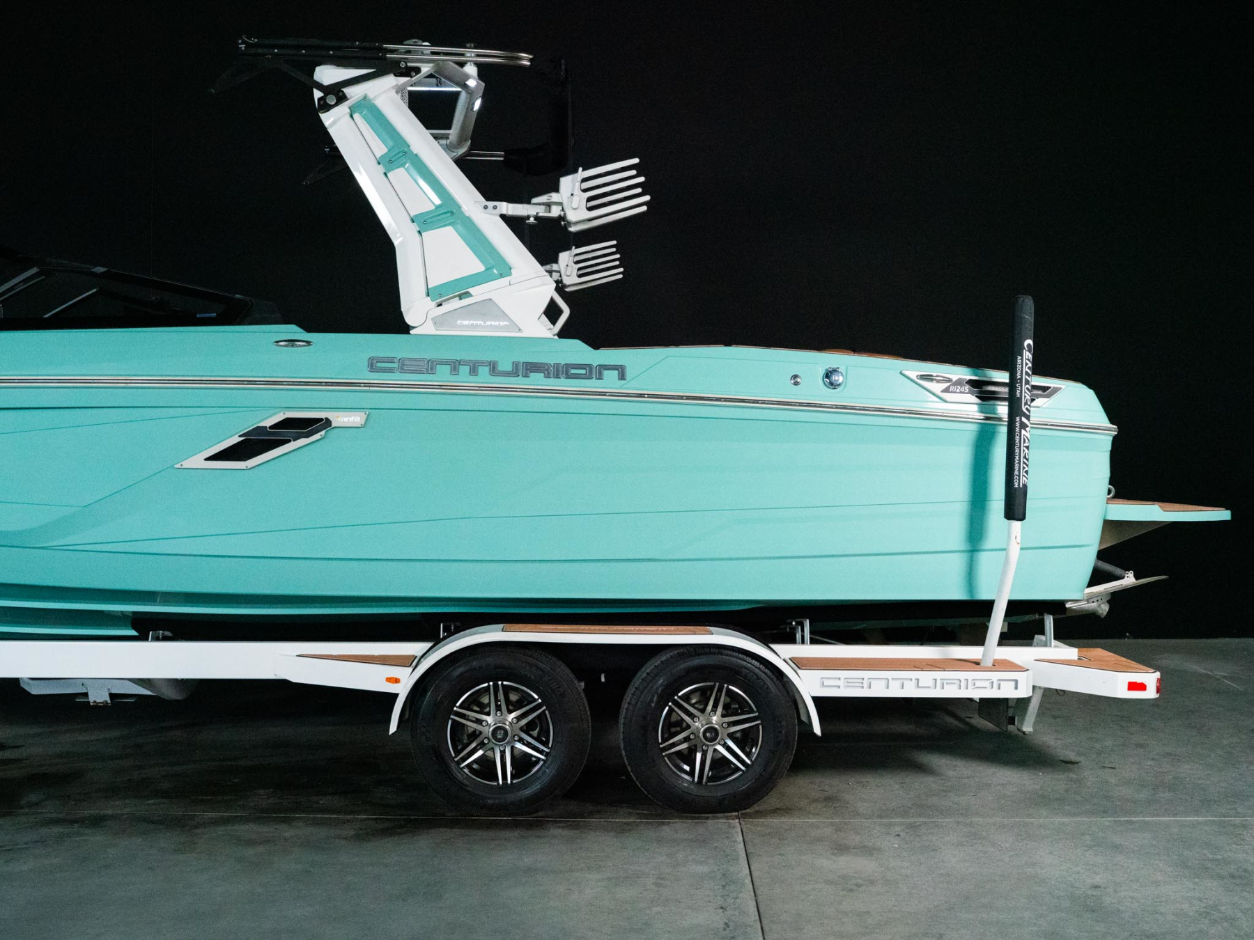 2022 Centurion Boats Ri245