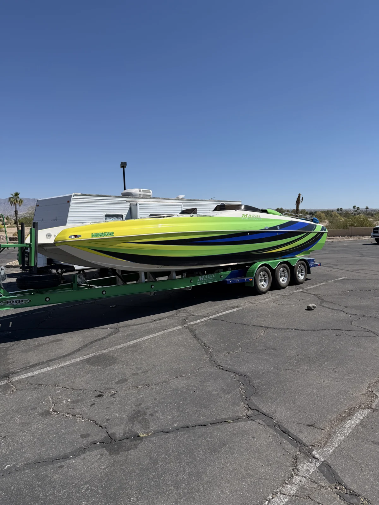 2003 Magic 28 Deck Boat