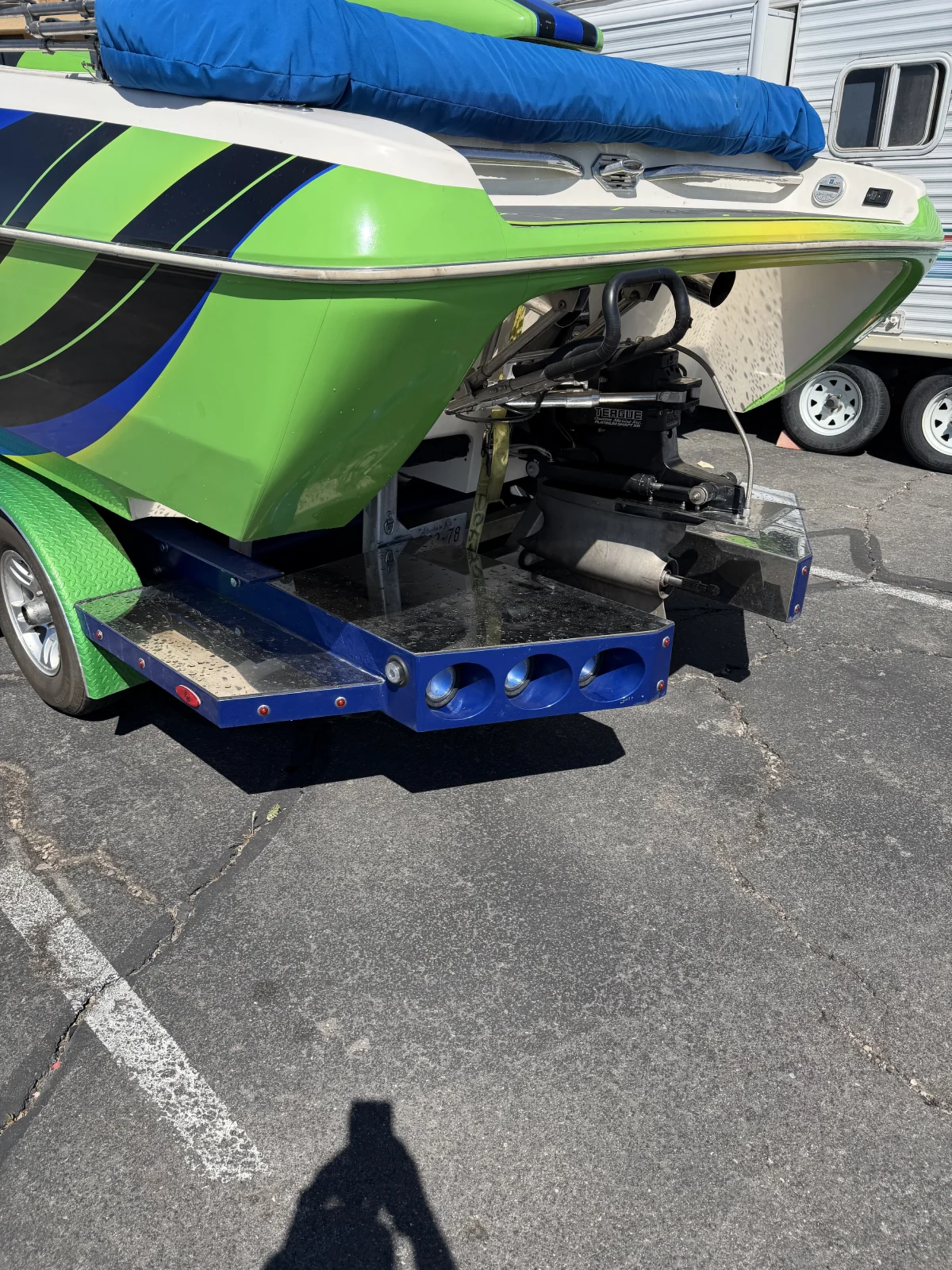 2003 Magic 28 Deck Boat