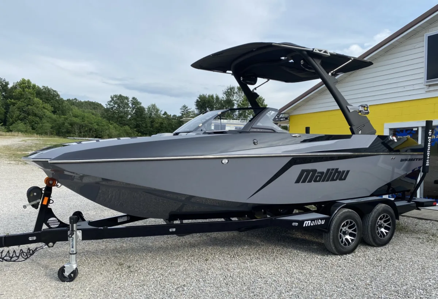 2021 Malibu Wakesetter 21 MLX - 157 Hours - Excellent Condition