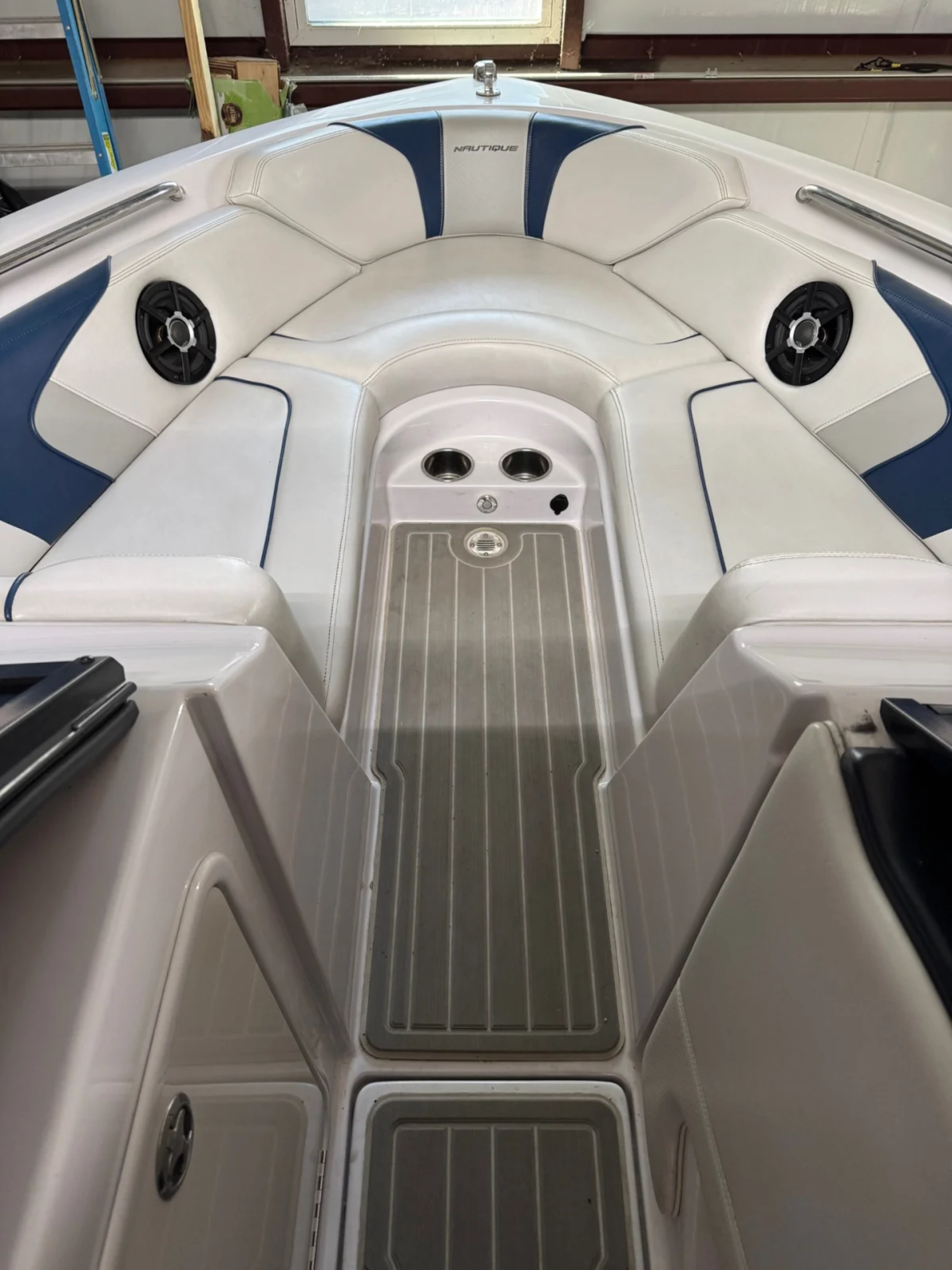 2010 Super Air Nautique 230