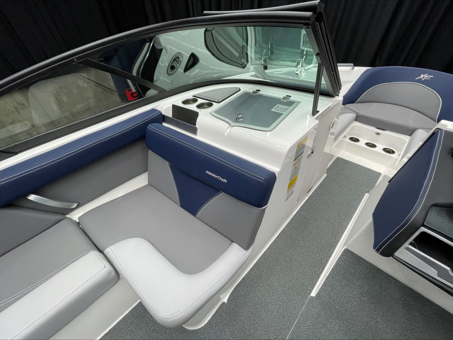 2022 MasterCraft XT21