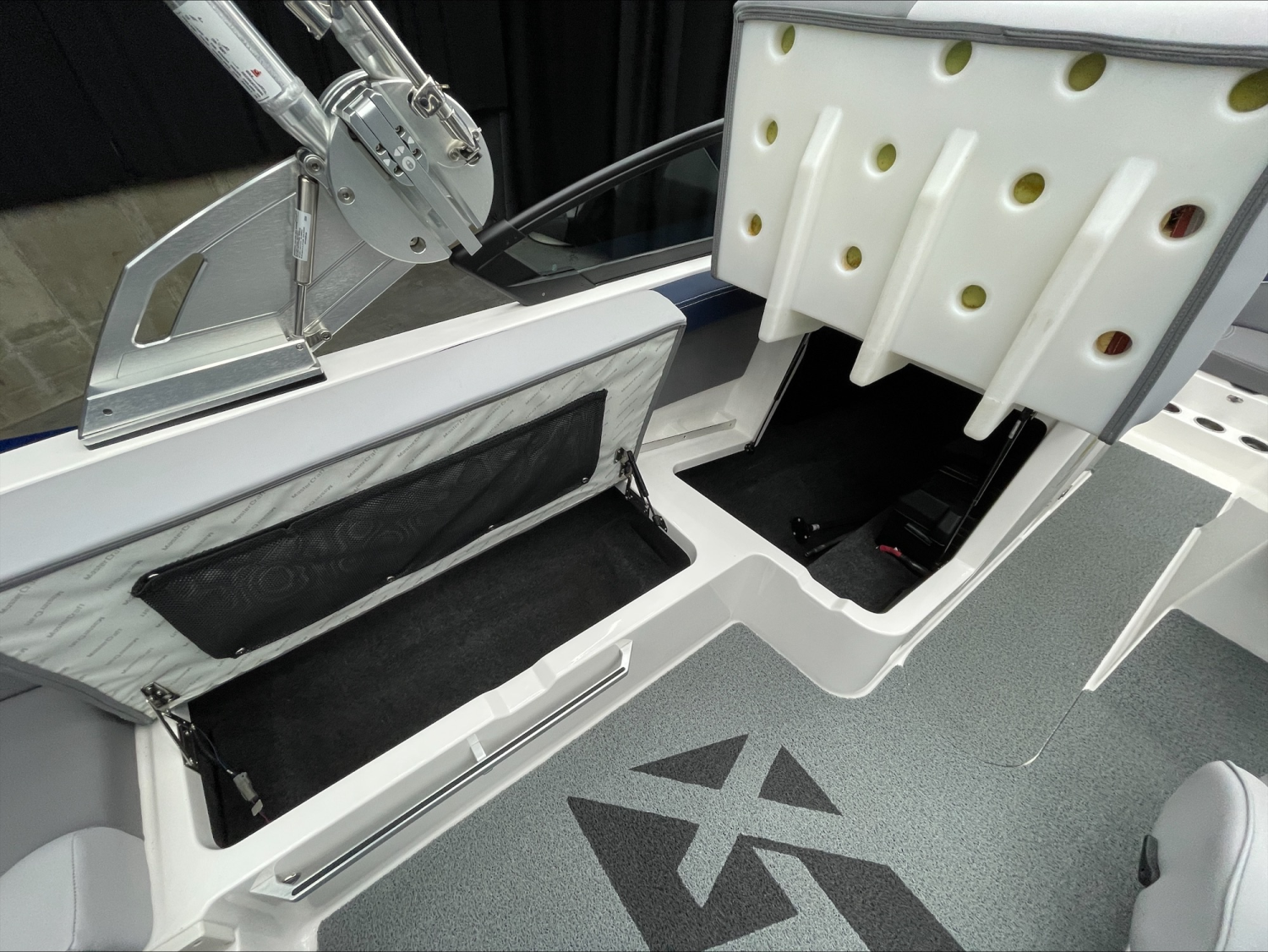 2022 MasterCraft XT21