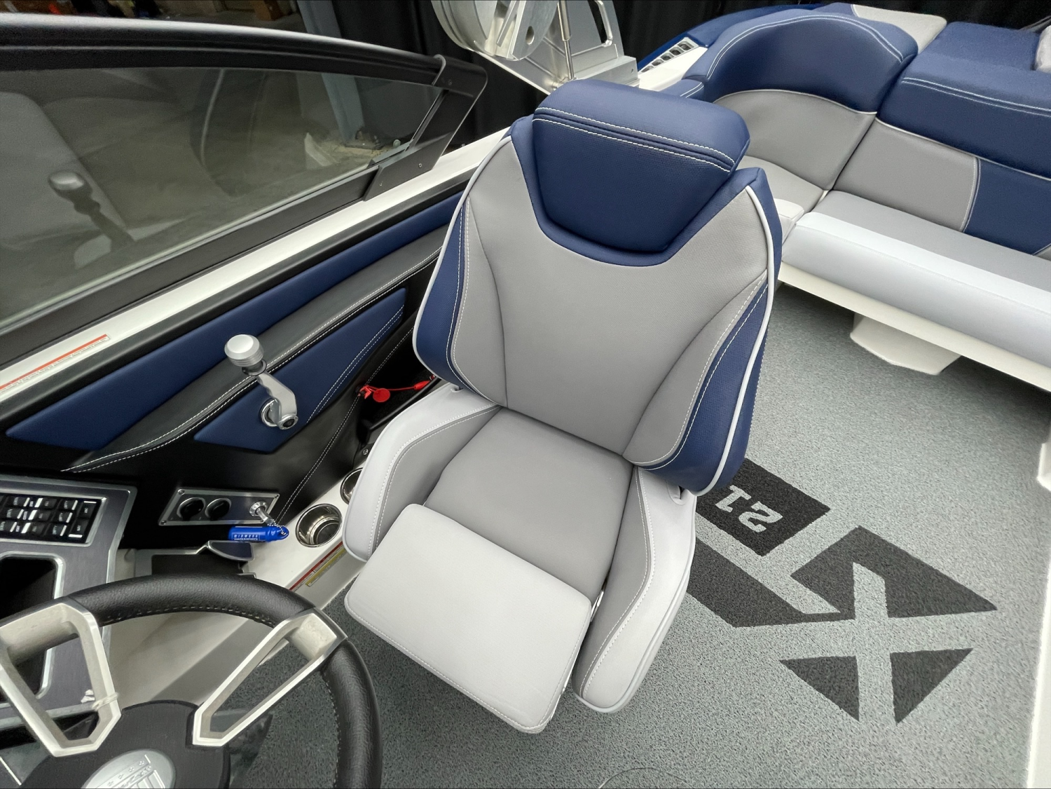 2022 MasterCraft XT21