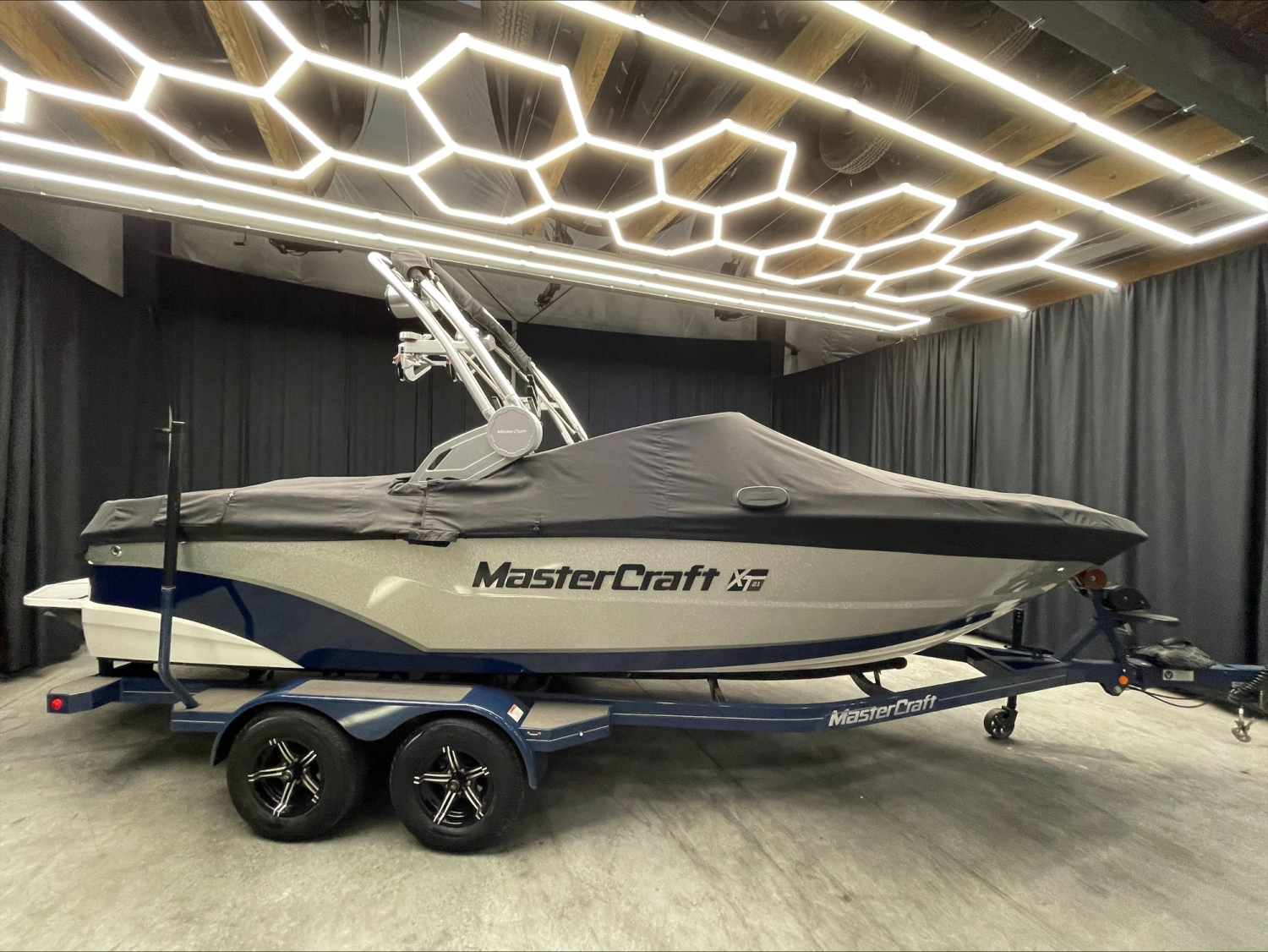 2022 MasterCraft XT21