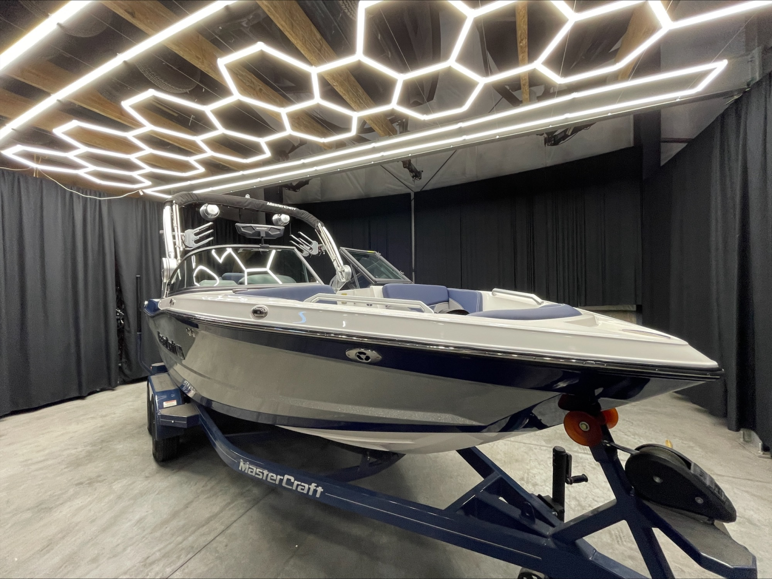 2022 MasterCraft XT21