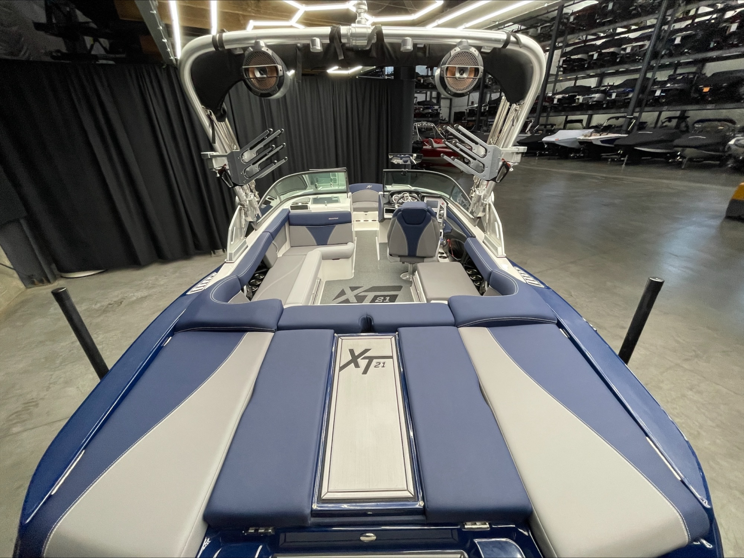 2022 MasterCraft XT21