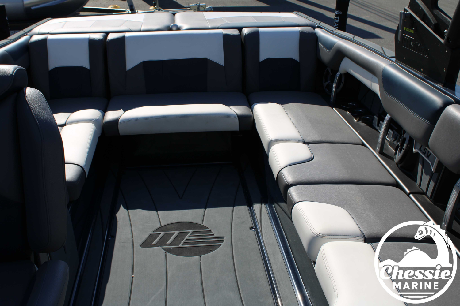 2020 Malibu 25 LSV