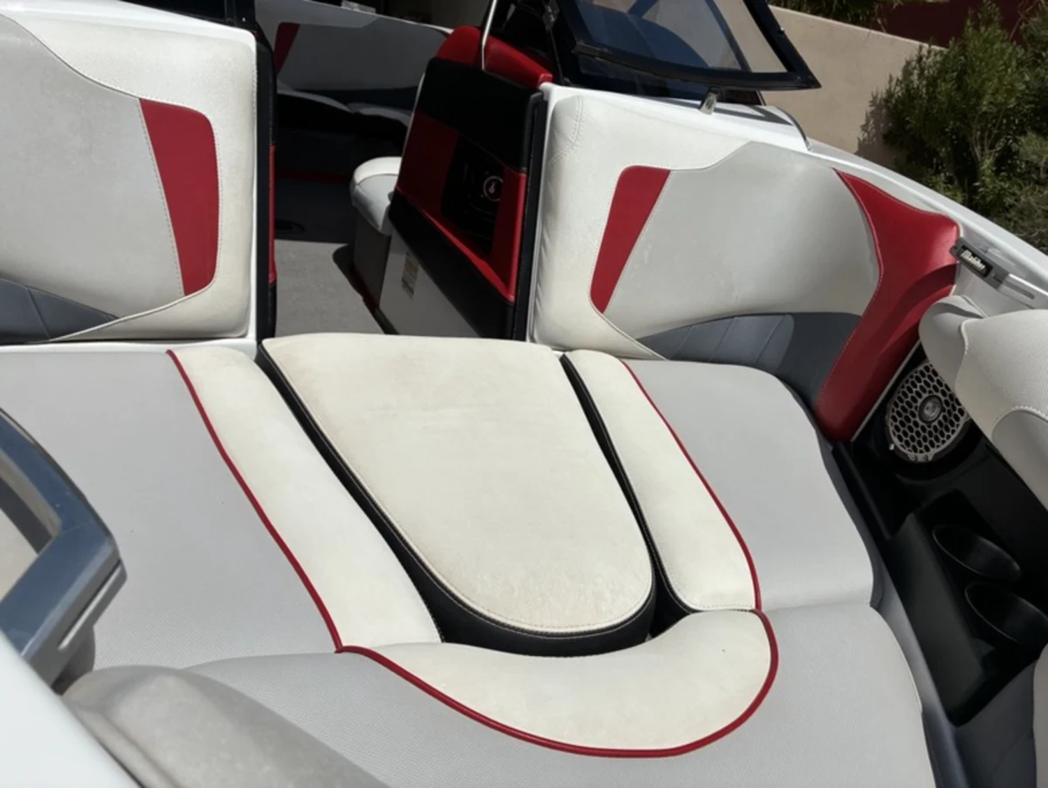 2016 Malibu Boats Wakesetter VTX