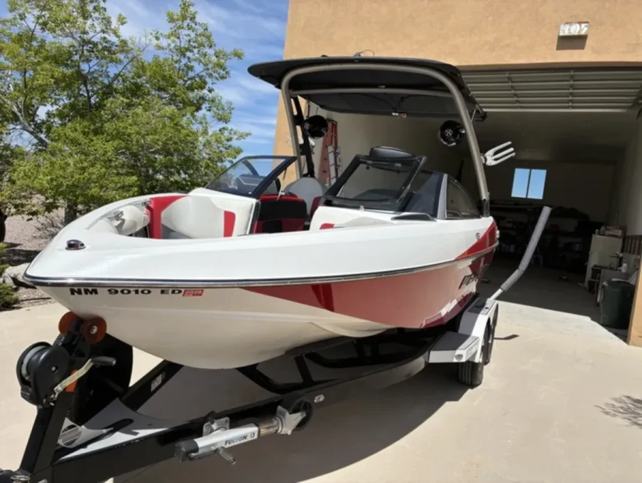 2016 Malibu Boats Wakesetter VTX for sale in Elephant butte, New Mexico