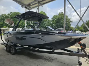2022-malibu-wakesetter-23-lsv-128541-image0.webp