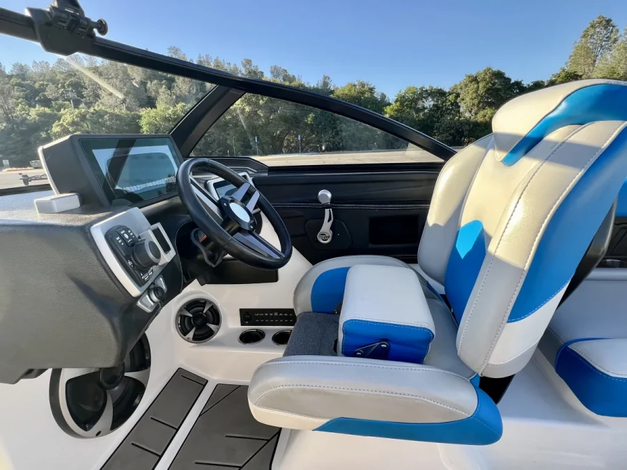 2019 Malibu Boats Wakesetter VLX for sale in Oroville, California