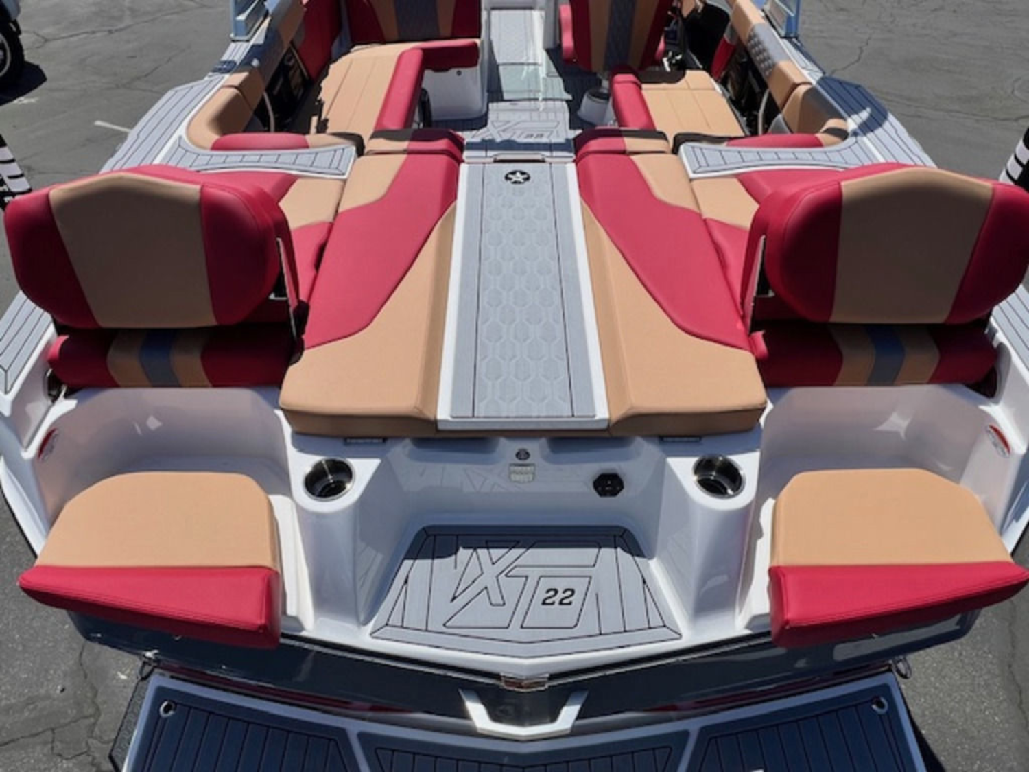 2026 Mastercraft XT22