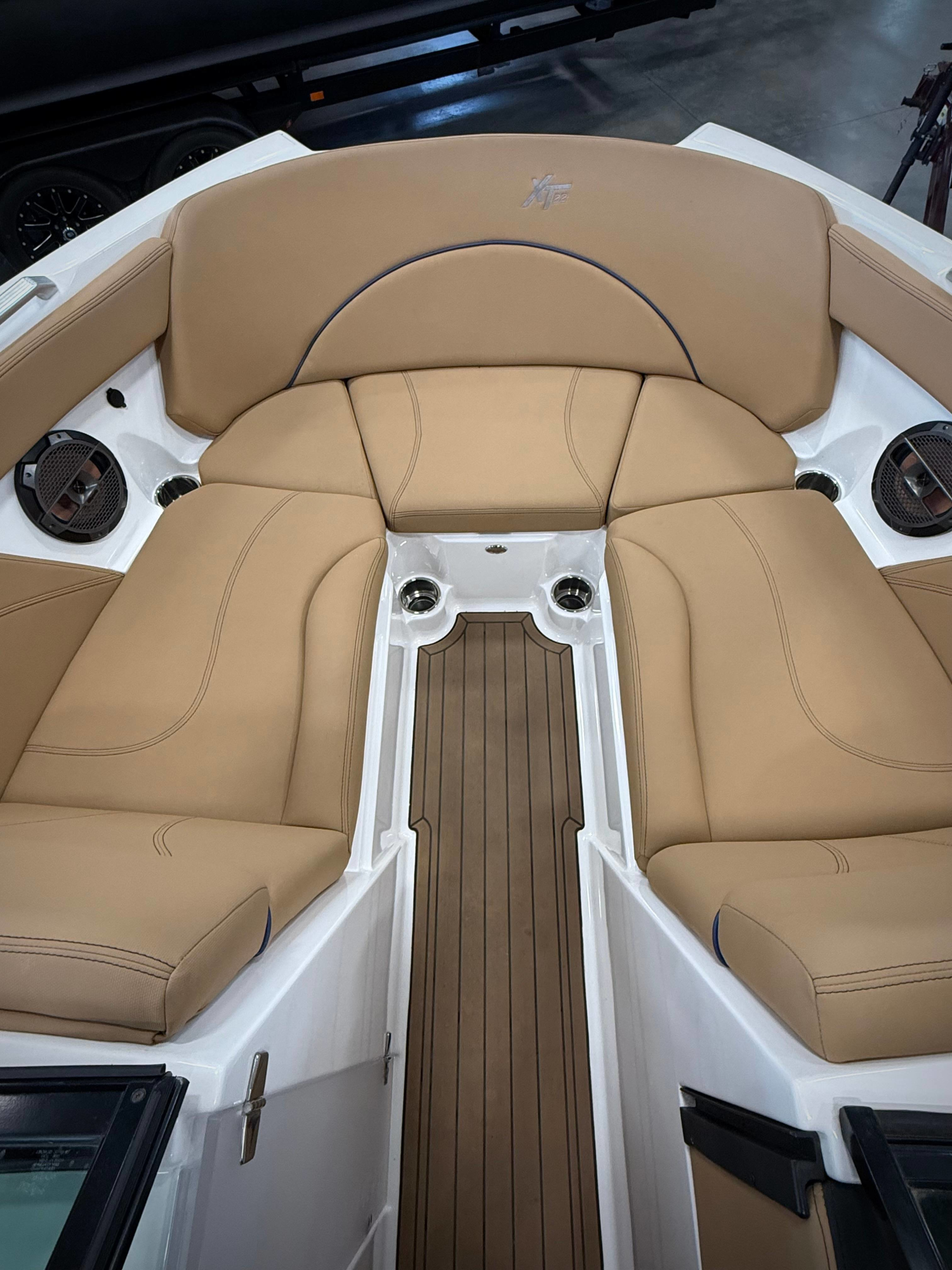 2021 MasterCraft XT22