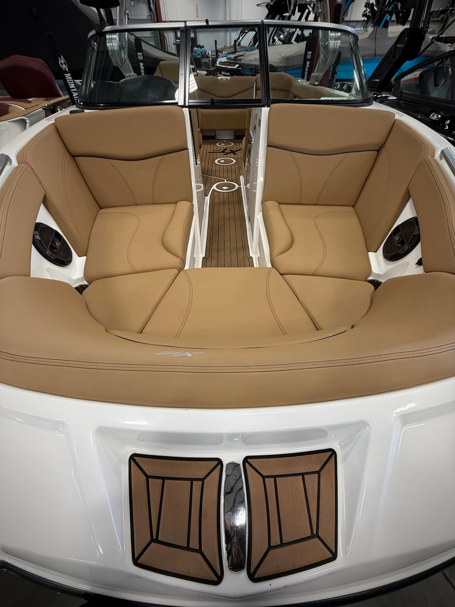 2021 MasterCraft XT22