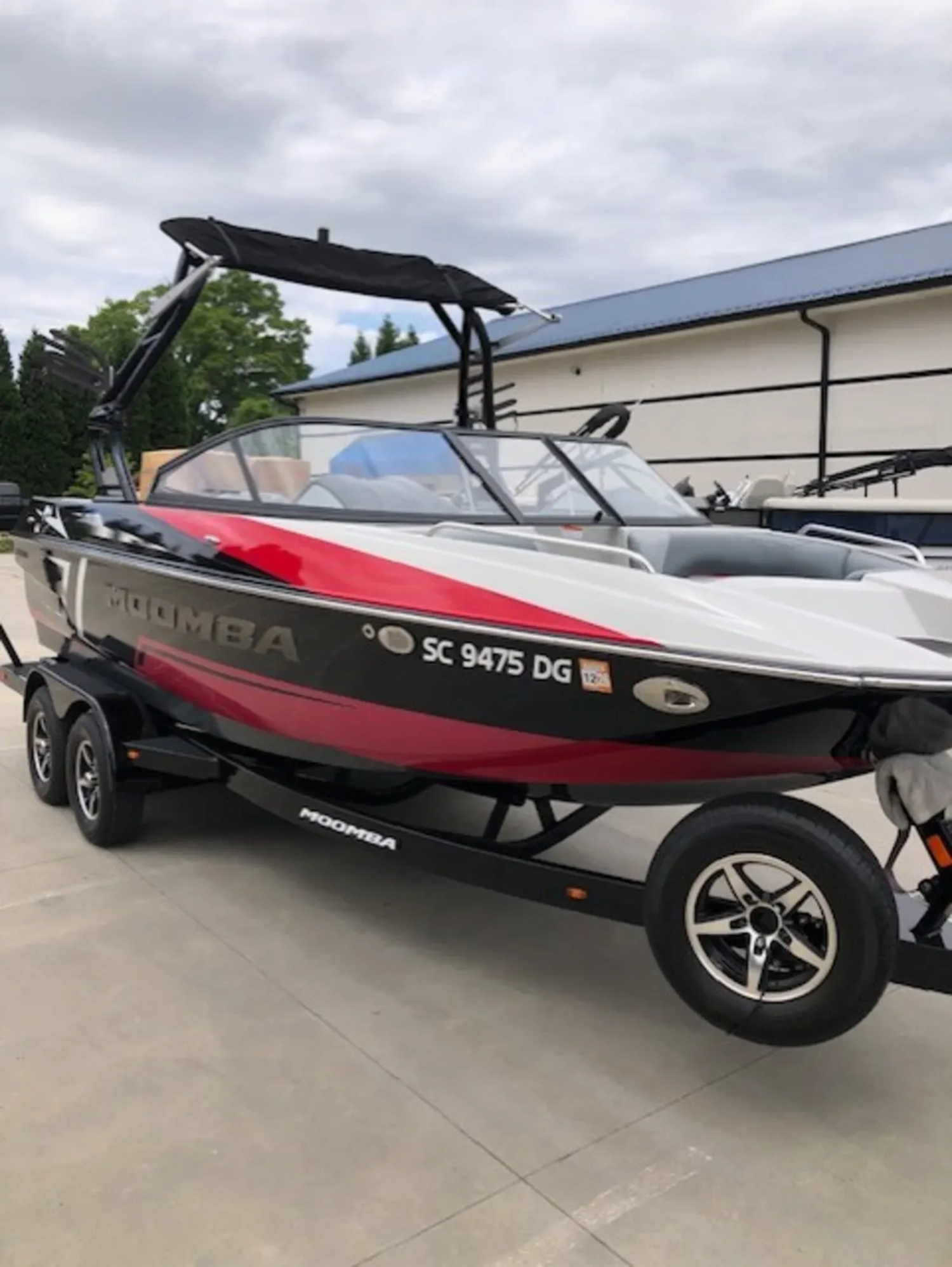 2017 MOOMBA MONDO WITH LOW HRS 198