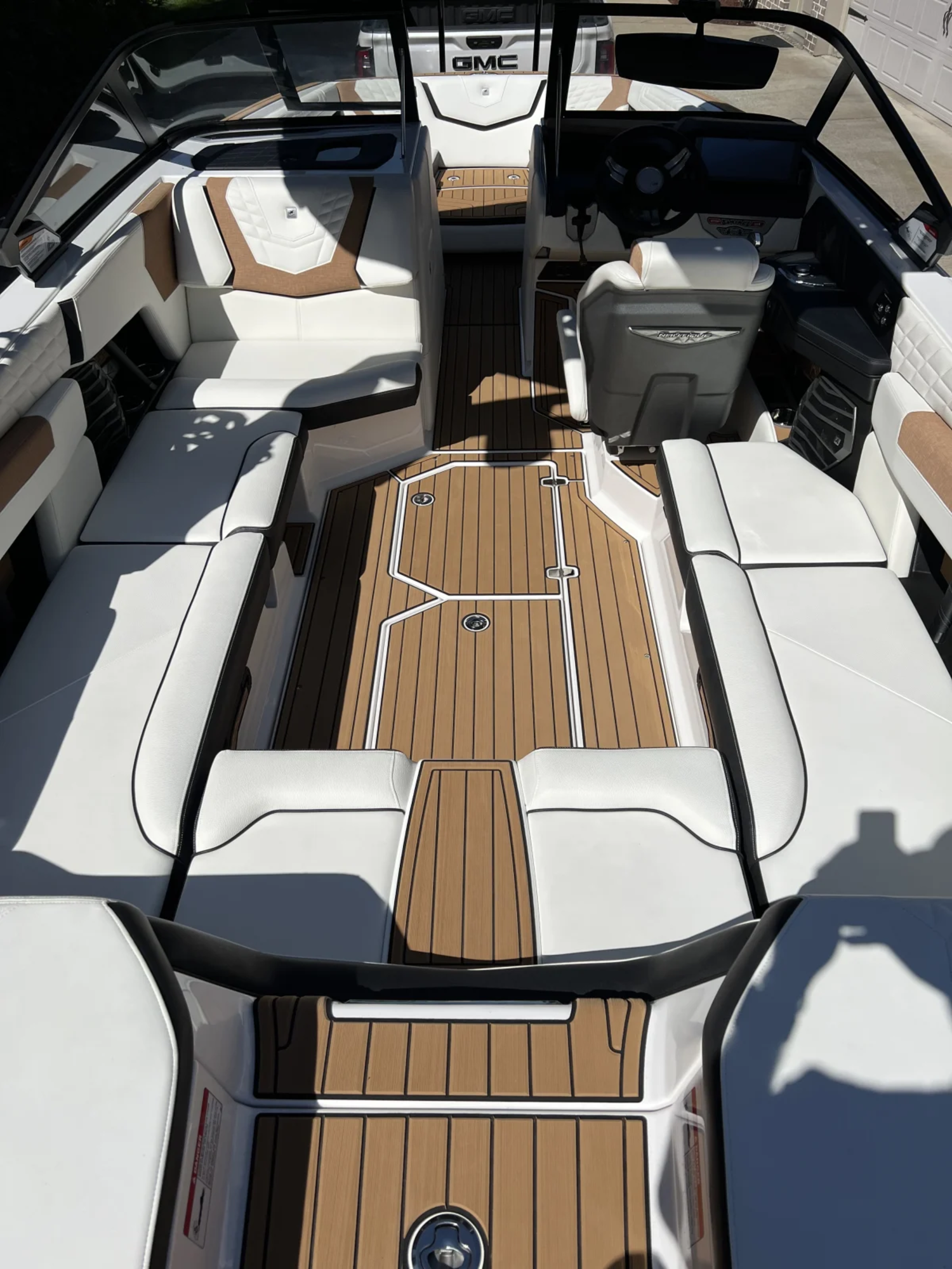 2024 Nautique G23