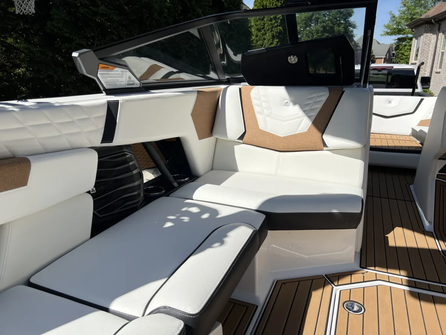 2024 Nautique G23