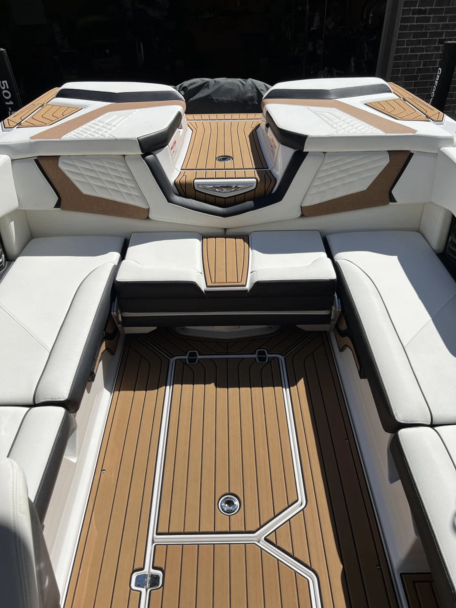 2024 Nautique G23