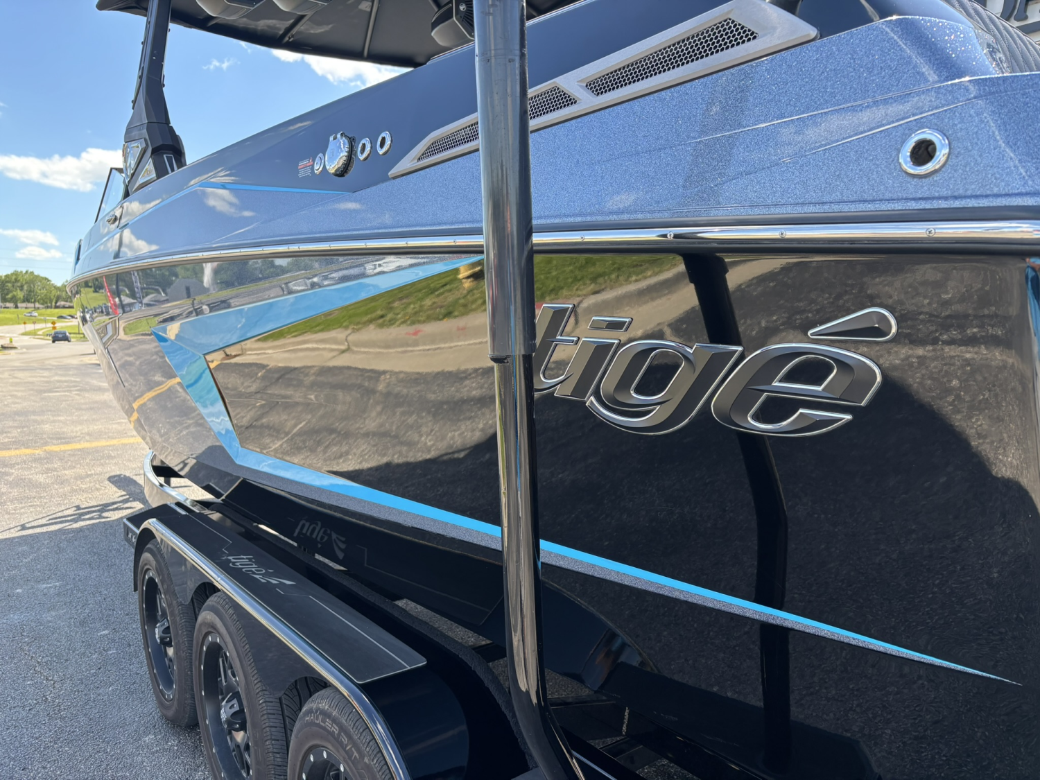2025 Tige RZX 24