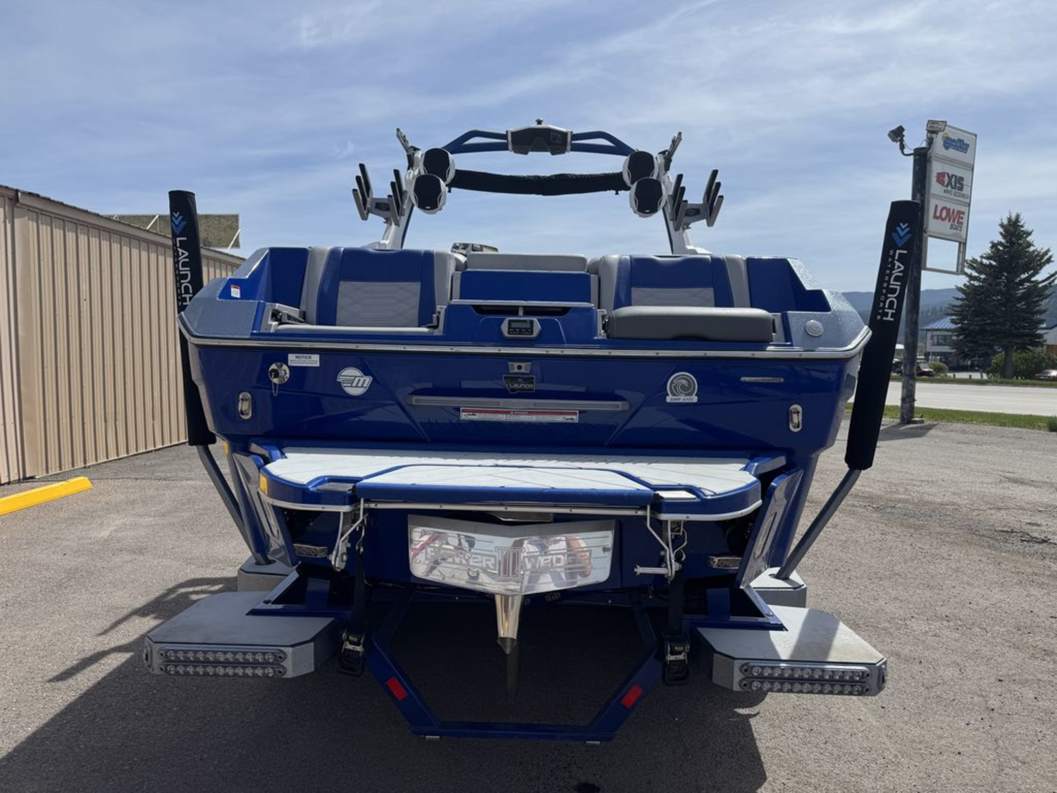 2022 Malibu Boats 25 LSV
