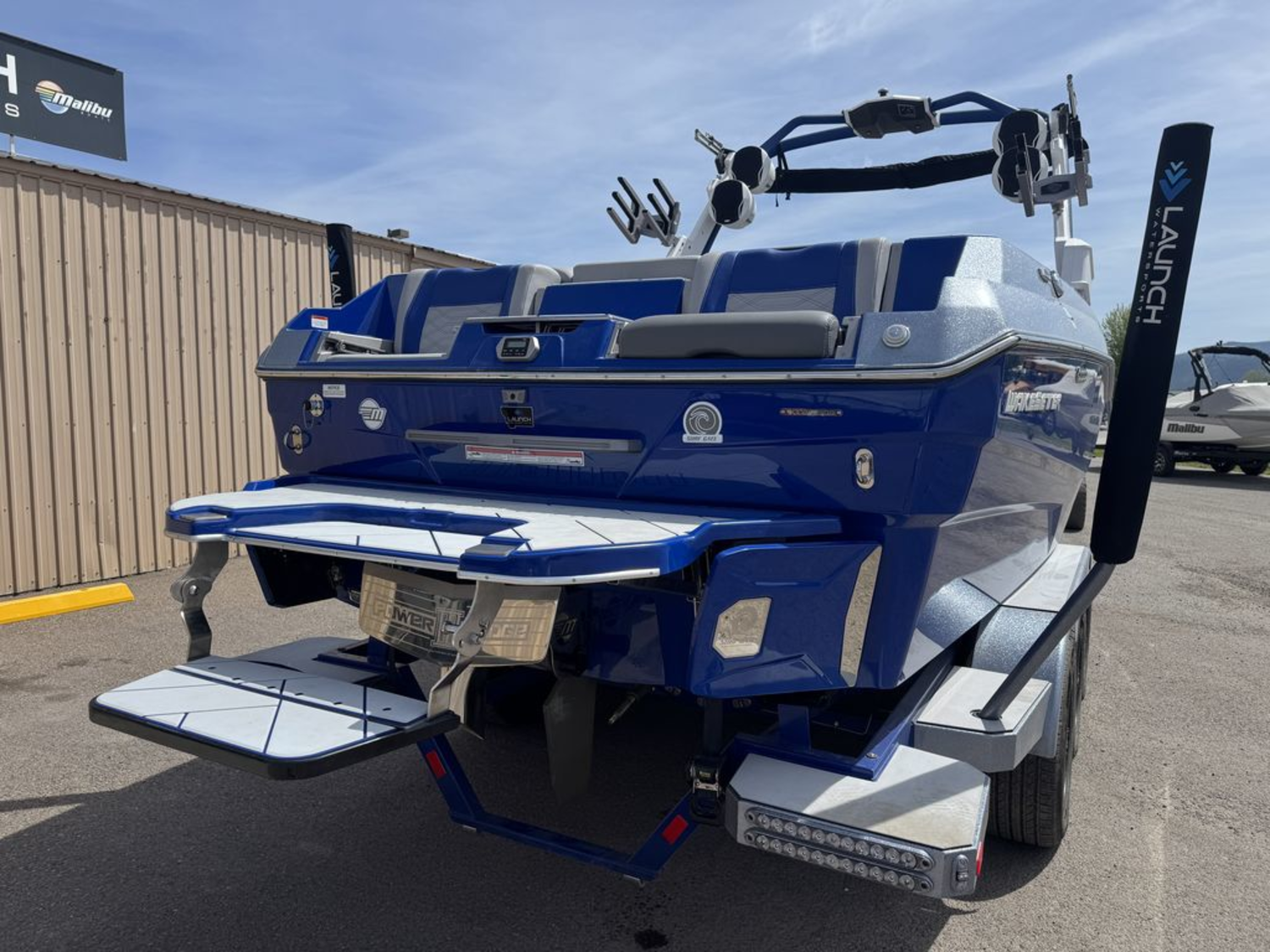 2022 Malibu Boats 25 LSV