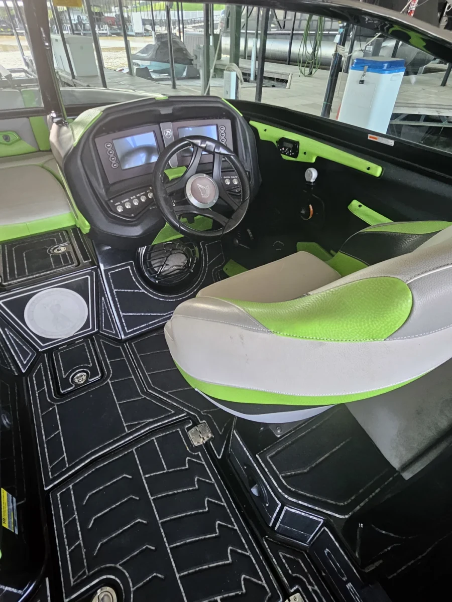 2017 Centurion Boats Ri257 for sale in Lees summit, Missouri