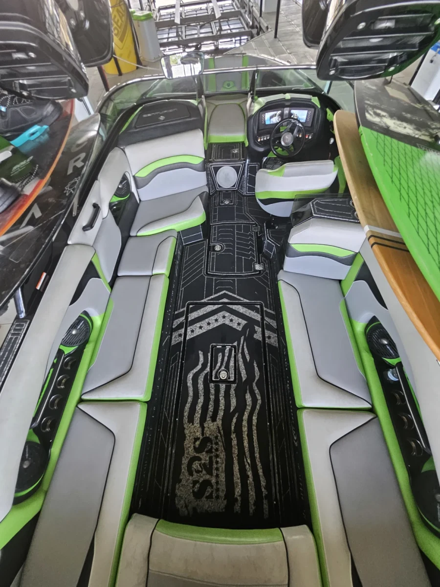 2017 Centurion Boats Ri257 for sale in Lees summit, Missouri