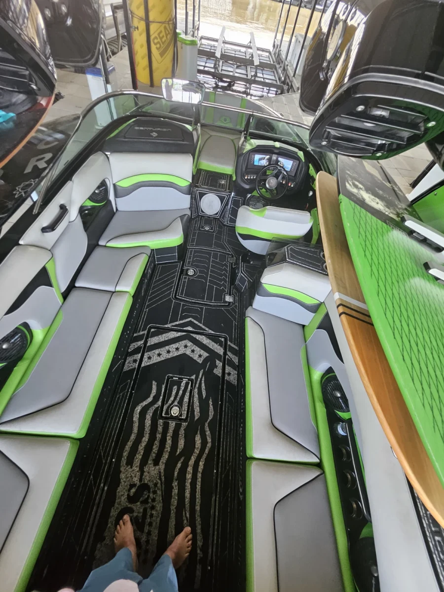 2017 Centurion Boats Ri257 for sale in Lees summit, Missouri