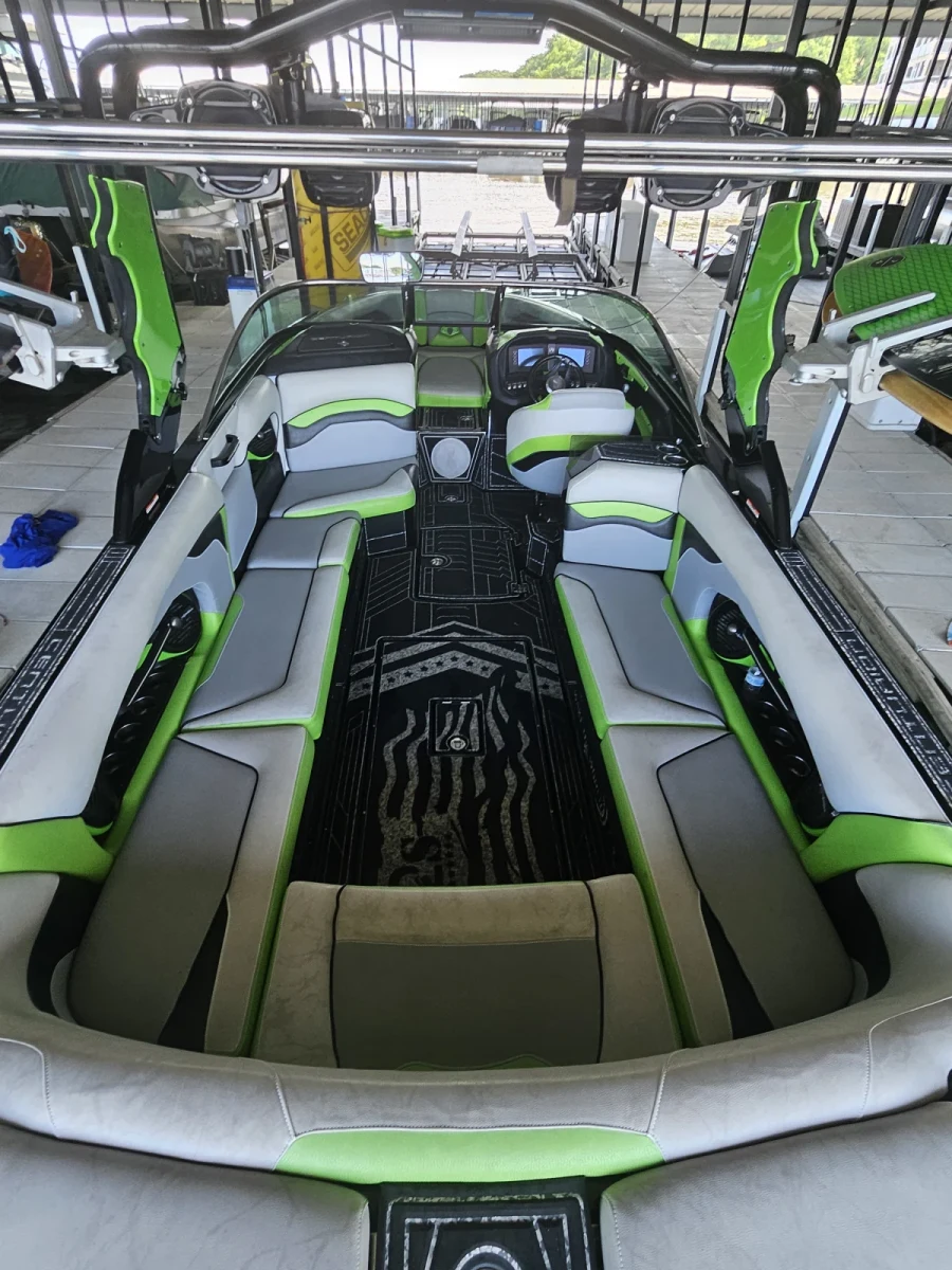 2017 Centurion Boats Ri257 for sale in Lees summit, Missouri