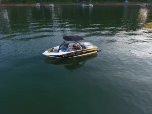 2011-malibu-wakesetter-vlx-131278-image1.webp