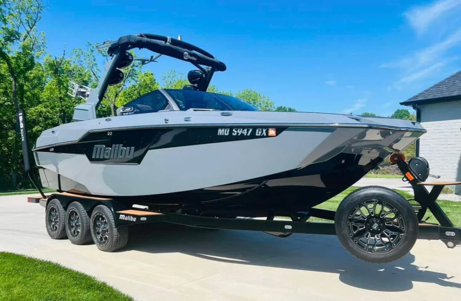 2021 Malibu Boats M240