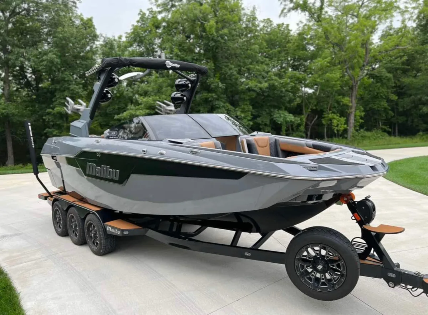 2021 Malibu Boats M240