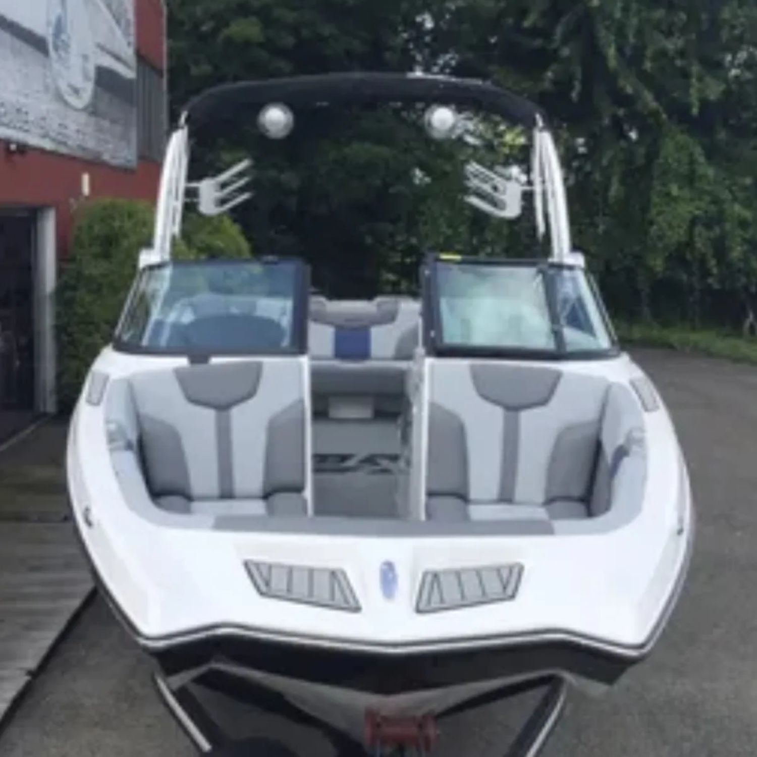 2022 MasterCraft XT24. 68 HRS. SURFSTAR 146K- 219K Build 