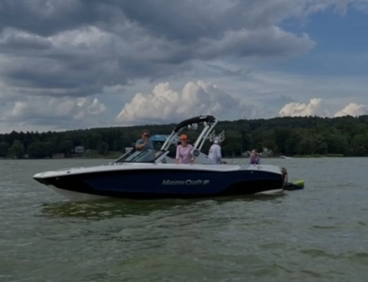 2022 MasterCraft XT24. 68 HRS. SURFSTAR 146K- 219K Build 