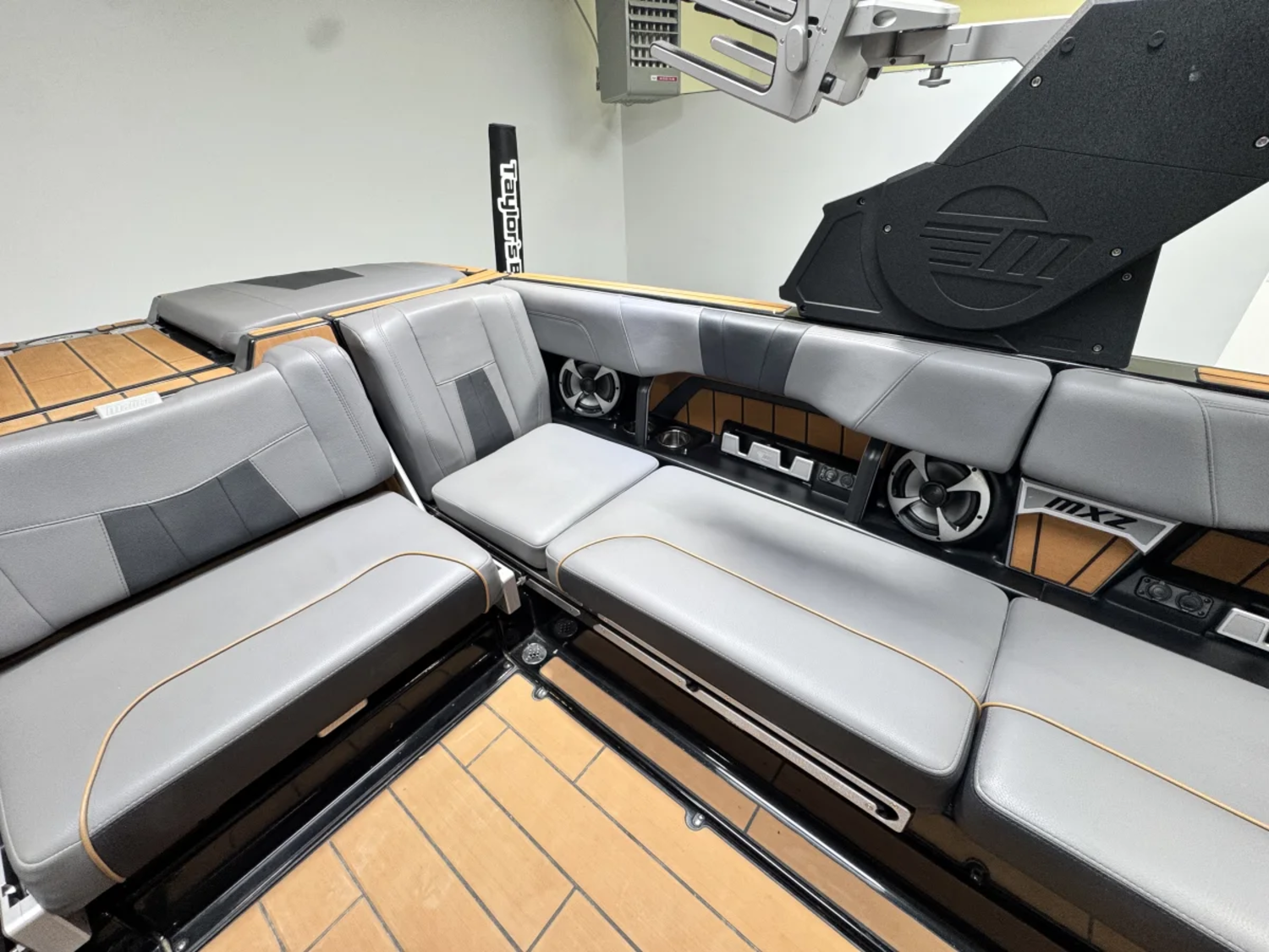 2021 Malibu 24 MXZ Supercharged LT4 Loaded Low hours