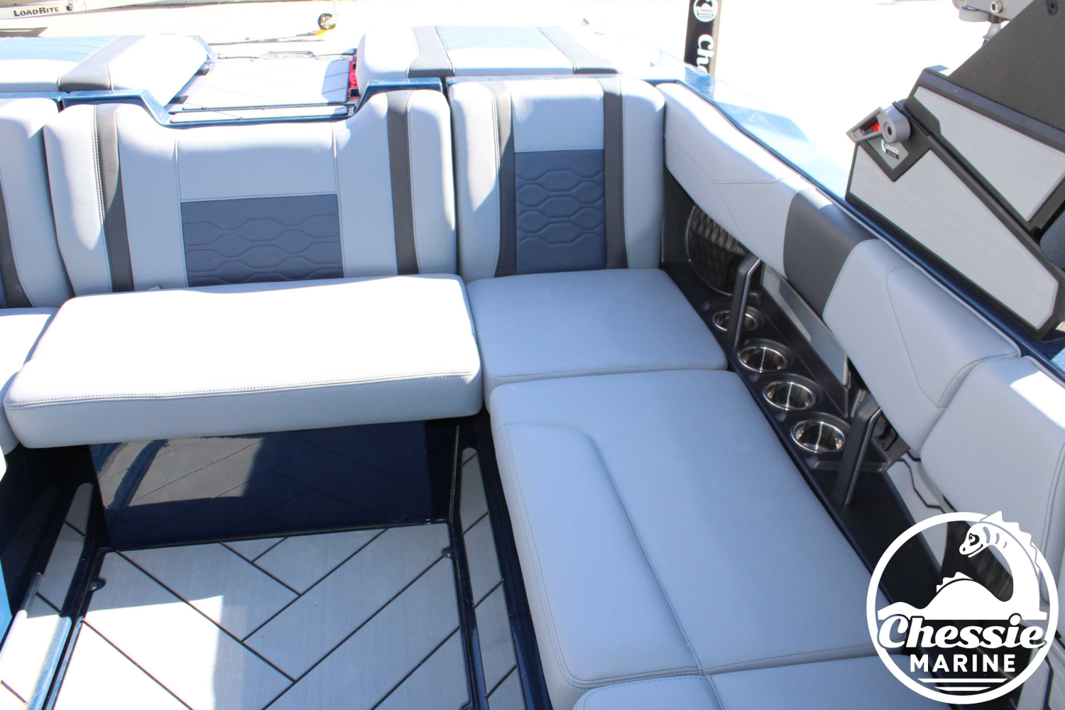 2026 Malibu 23 LSV