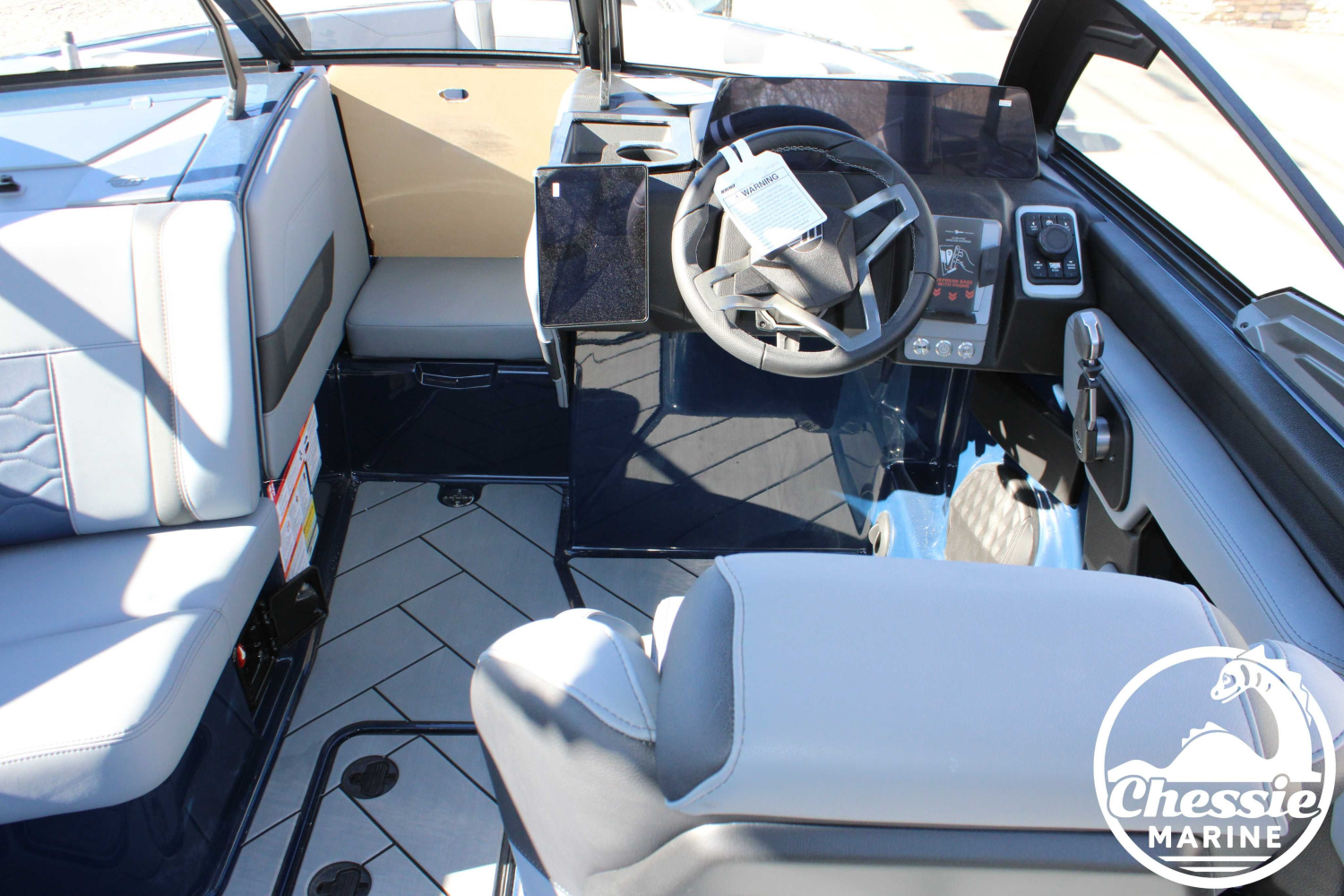 2026 Malibu 23 LSV